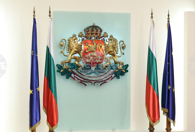 Президентът Румен Радев ще удостои днес дейци на науката и културата с висши държавни отличия