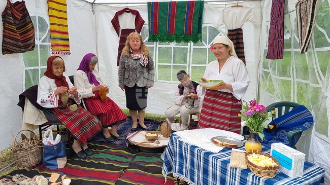 Търговище - самодейци - битов кът