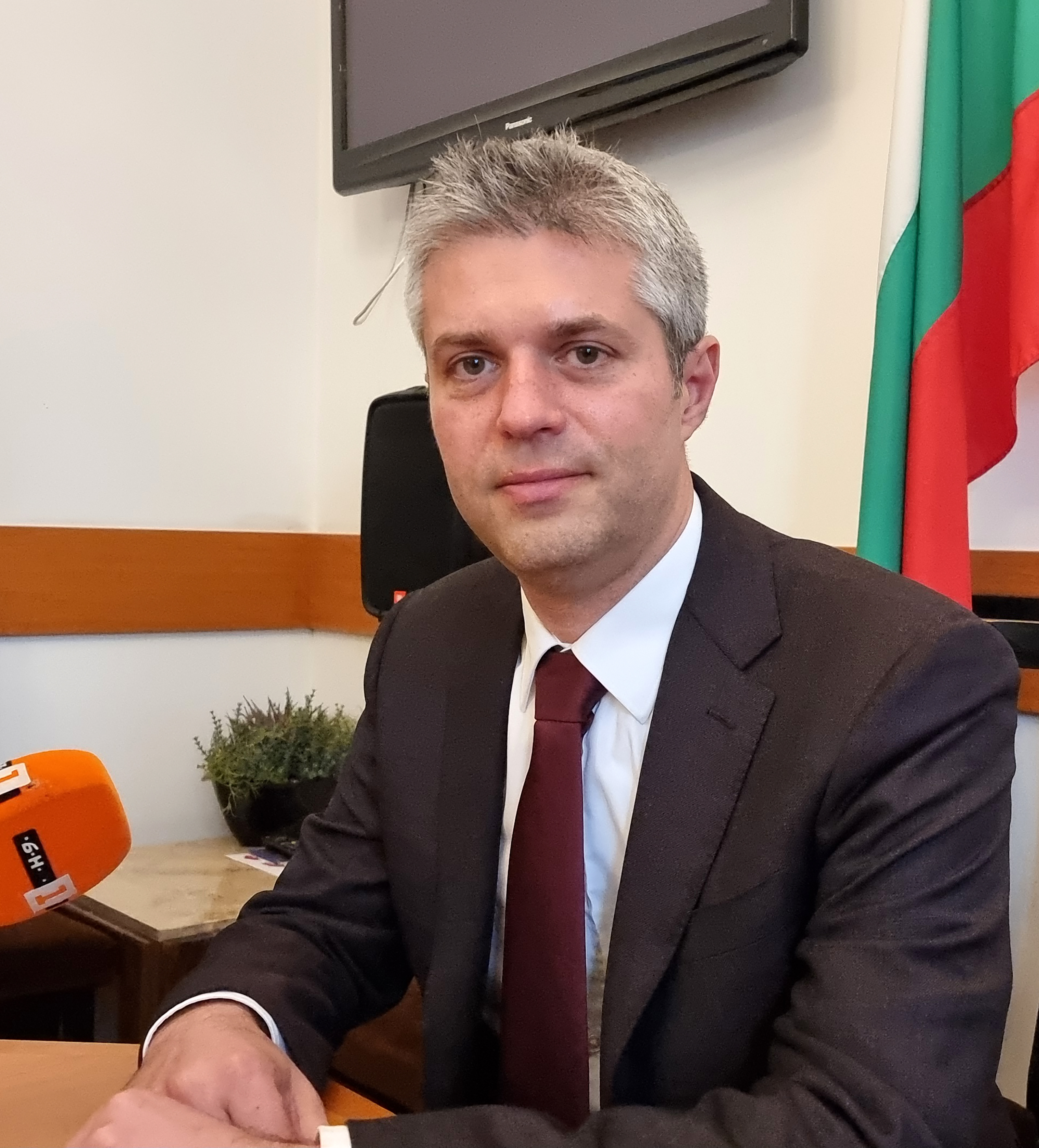 Кметът на Варна сезира ръководството на Народното събрание заради депутати от „Възраждане“