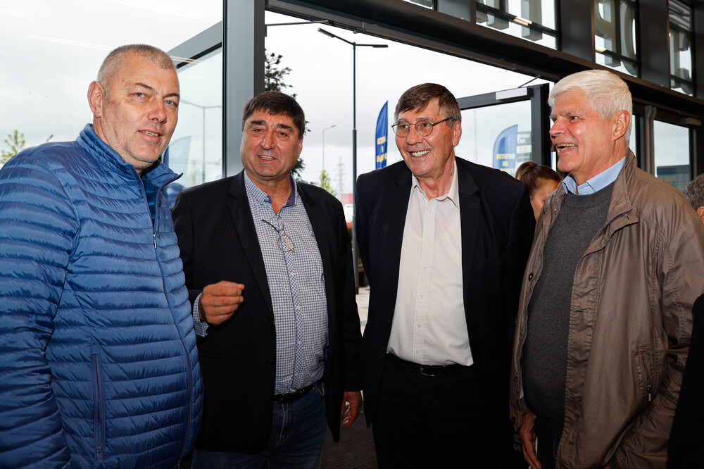 ММС: Министър Глушков бе гост на премиерата на филма за волейболен клуб „Левски София“ – „История на бъдещето“