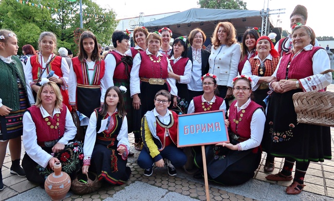 Вицепрезидентът Йотова в Троян: Само заедно с памет за миналото и поглед към бъдещето ще преодолеем кризите