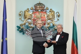 Президентство - Румен Радев - Почетен знак на президента - удостояване