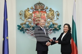 Президентство - Румен Радев - Почетен знак на президента - удостояване