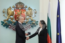 Президентство - Румен Радев - Почетен знак на президента - удостояване