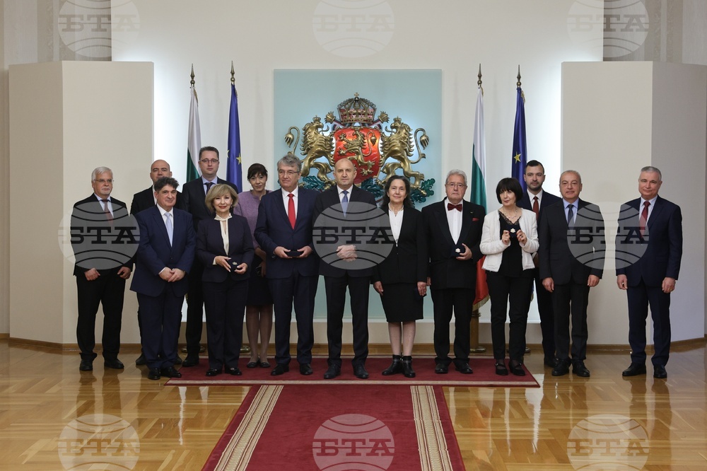 Head of State Honors Prominent Bulgarian Artists, Scientists and Public Figures with President's Badge of Honour