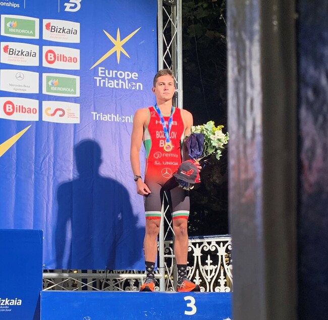 Александър Божилов завоюва бронзов медал за България на Световното първенство по акватлон в Испания