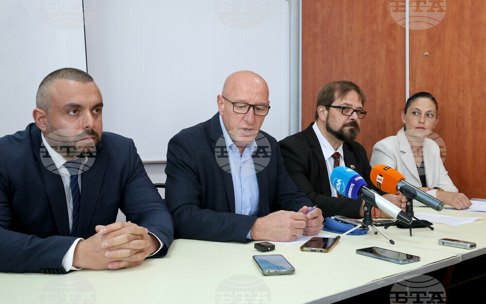 Четирима души са задържани за измами, съобщи говорителят на Окръжната прокуратура във Варна Радослав Лазаров