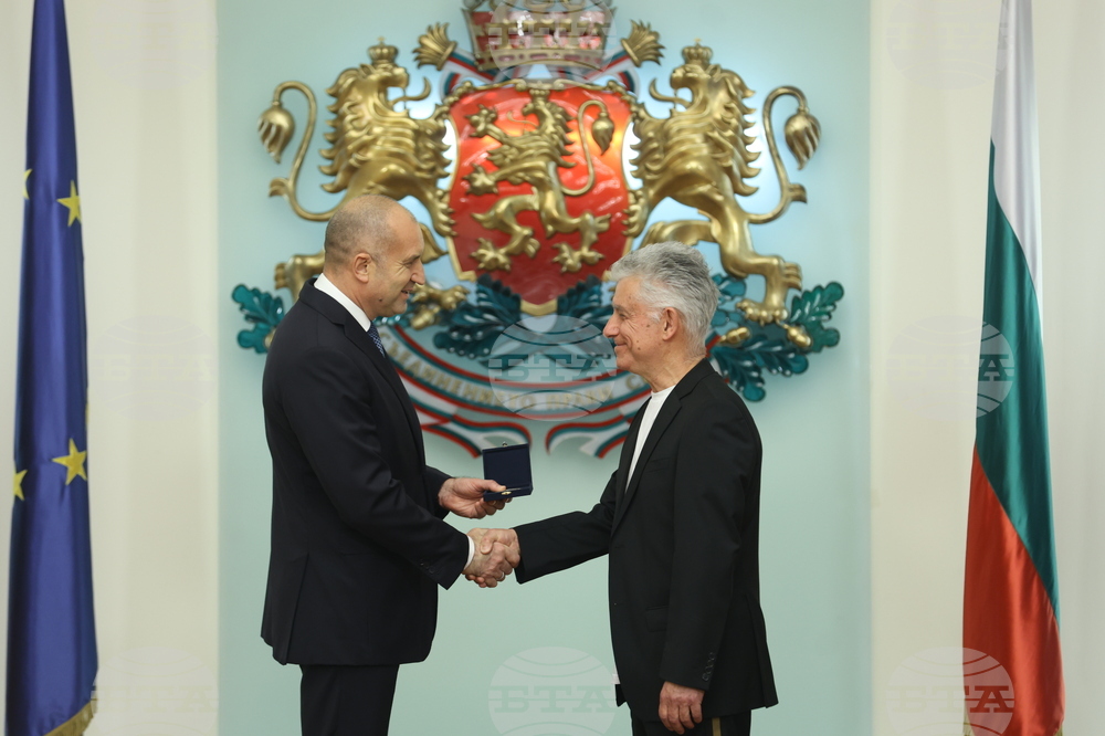 Президентство - Румен Радев - Почетен знак на президента - удостояване