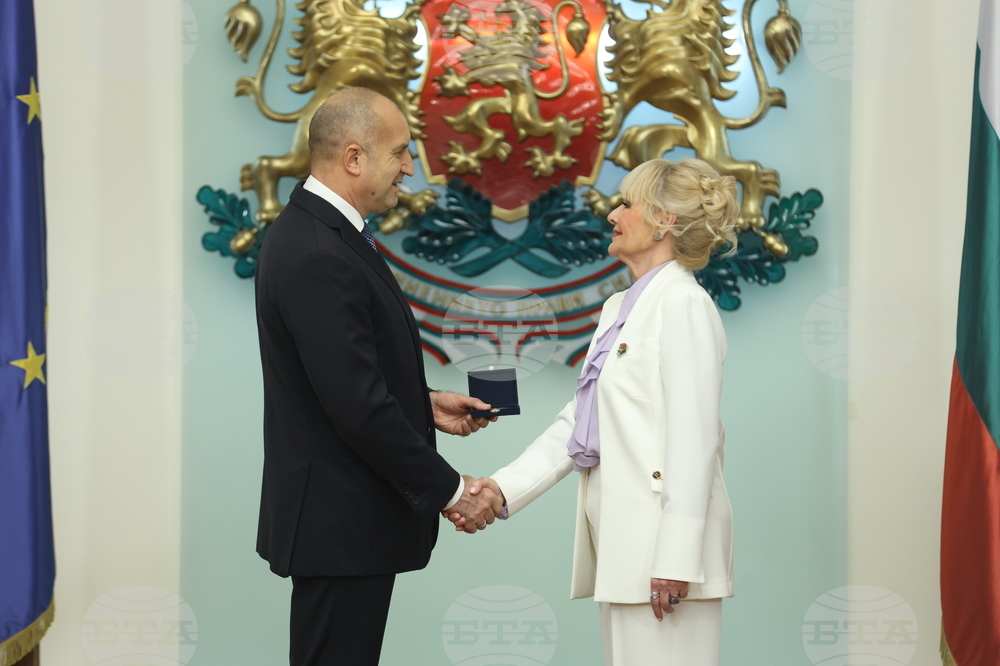 Президентство - Румен Радев - Почетен знак на президента - удостояване