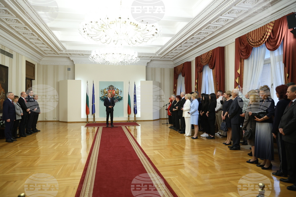 Президентство - Румен Радев - Почетен знак на президента - удостояване