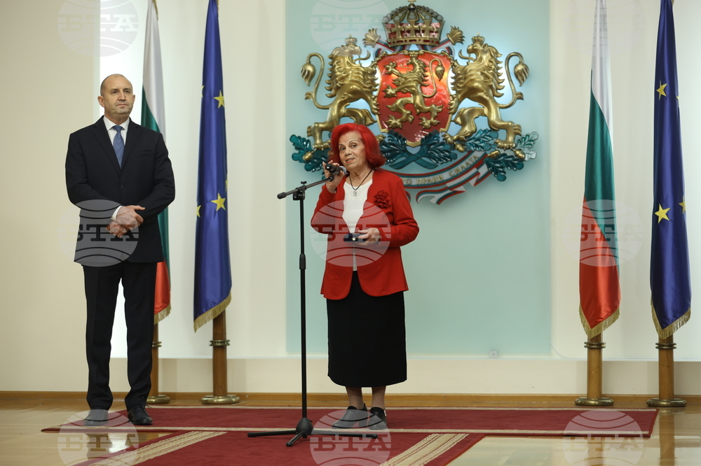 Президентство - Румен Радев - Почетен знак на президента - удостояване