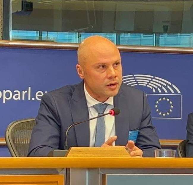 Димитър Ташев застава твърдо зад традиционното семейство по пътя си към Европарламента