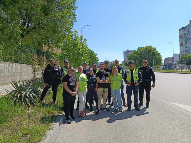 Община Варна: Доброволци от дирекция „Превенции“ раздаваха информационни материали в рамките на кампанията „Не шофирай, ако си пил“