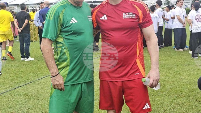 Bulgarian Football Union Head Georgi Ivanov and Hristo Stoichkov Take Part in FIFA Tournament before Organization's Congress