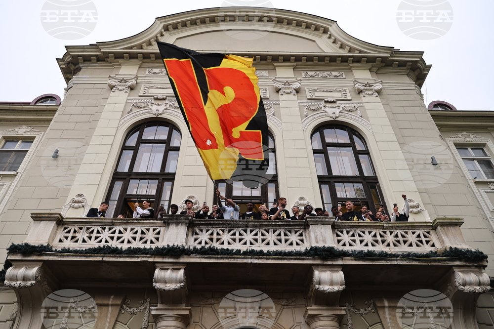 От Сдружение "ПФК Ботев": "Времето за спасяване на куба изтича"