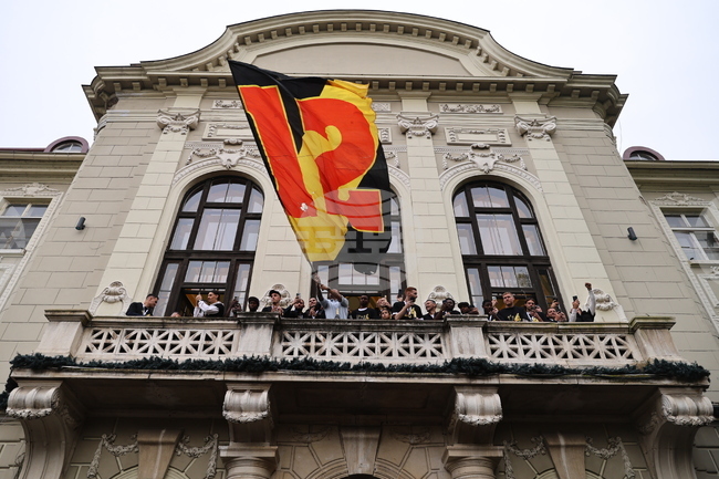 От Сдружение "ПФК Ботев": "Времето за спасяване на куба изтича"