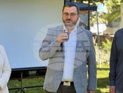 министърът на земеделието Георги Събев по време на кръгла маса в с. Черни Вит