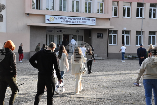 Повишава се броят на отсъстващите ученици в област Хасково заради грип и респираторни заболявания, съобщи Регионалното управление на образованието