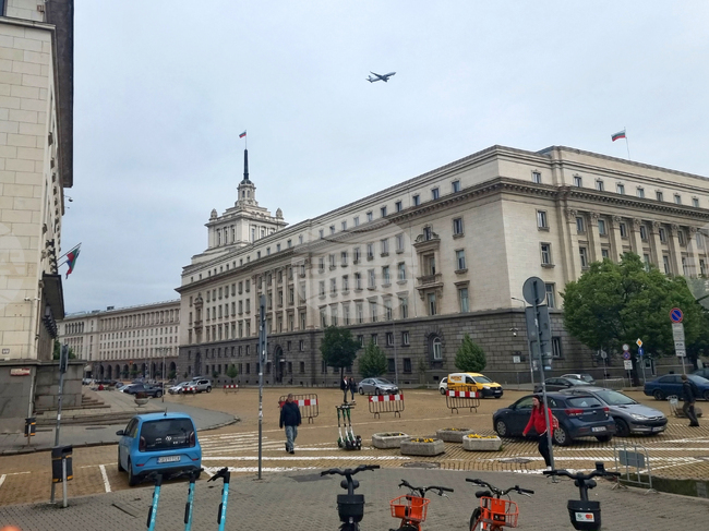 С протест пред парламента КСНБ ще настоява депутатите да гласуват допълнителни средства за увеличение на заплатите в обществения сектор