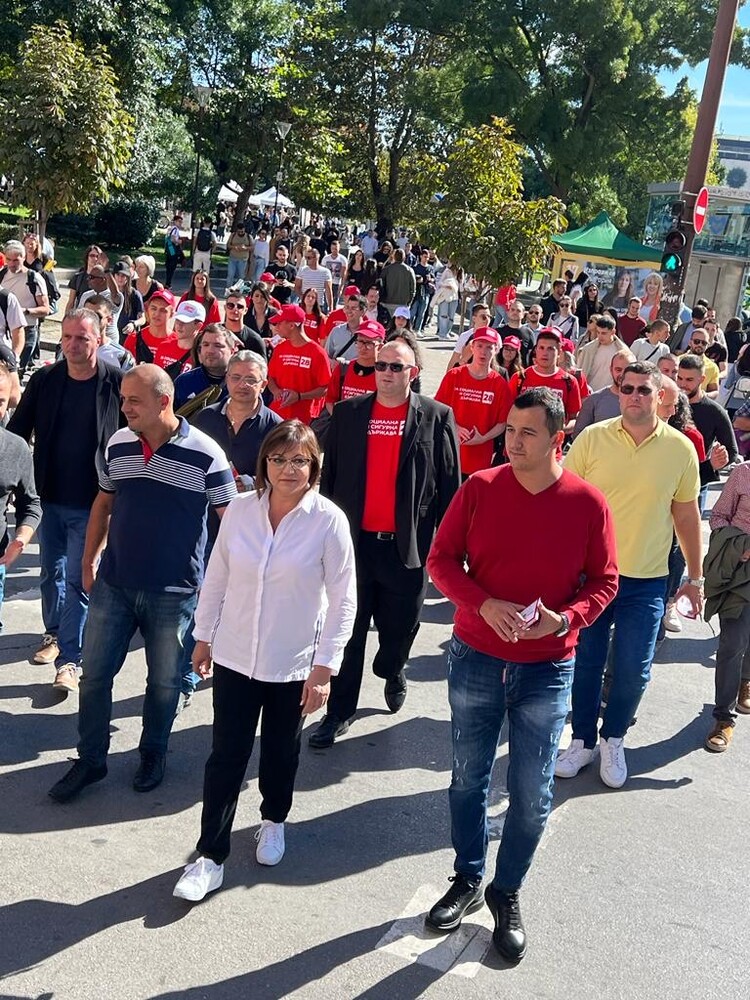 Корнелия Нинова: Младите до 26 г. ще бъдат освободени от данък върху доходите