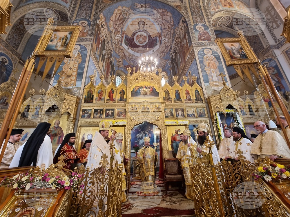 Православни християни се събраха в Шипка за отбелязването на 120- годишнината от изграждането на храм „Свето Рождество Христово“