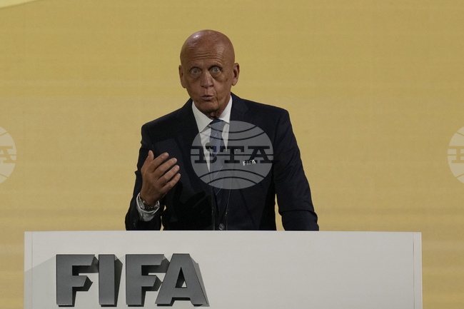 "Съдийските иновации на Световното клубно първенство по футбол в САЩ получиха позитивни отзиви", заяви Пиерлуиджи Колина