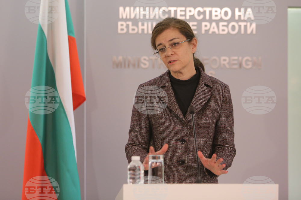 Продължаваме да евакуираме българи от Украйна, заяви Теодора Генчовска