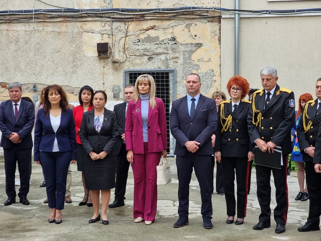 През последните седем години битовите условия в местата за лишаване от свобода в страната са значително подобрени, каза служебният министър на правосъдието