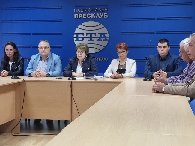 Пресконференция на коалиция "Левицата" и водачът на листата за парламентарни избори за 4-ти МИР-Велико Търново Татяна Дончева.