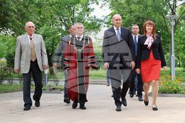 Бургас - университет "Проф. д-р Асен Златаров“ - Румен Радев - посещение