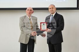 Бургас - университет "Проф. д-р Асен Златаров“ - Румен Радев - посещение