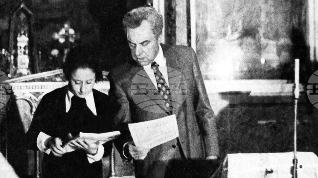 На 29 октомври 1964 г. БТА съобщава, че певецът Борис Христов претърпява мозъчна операция в Рим