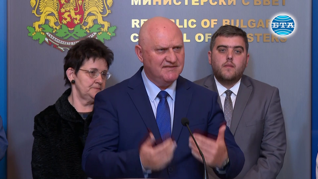 Сезирахме ДАНС и полицията за теча на отговори от матурата по български език, заяви служебният министър Галин Цоков