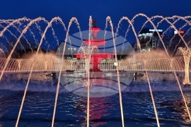 Румъния - Букурещ - фонтани - симфония - вода