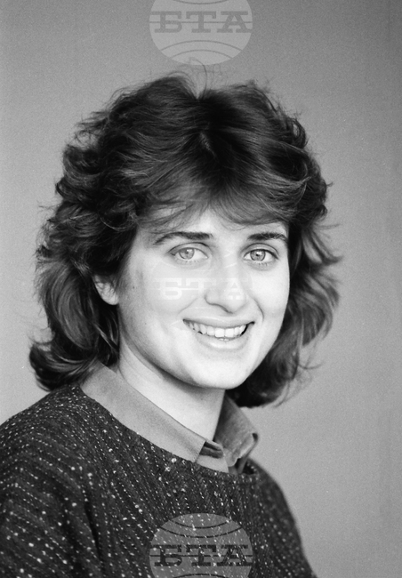 Весела Лечева, спортист и политик