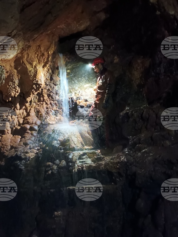 Колкина дупка стана най-дългата пещера в България