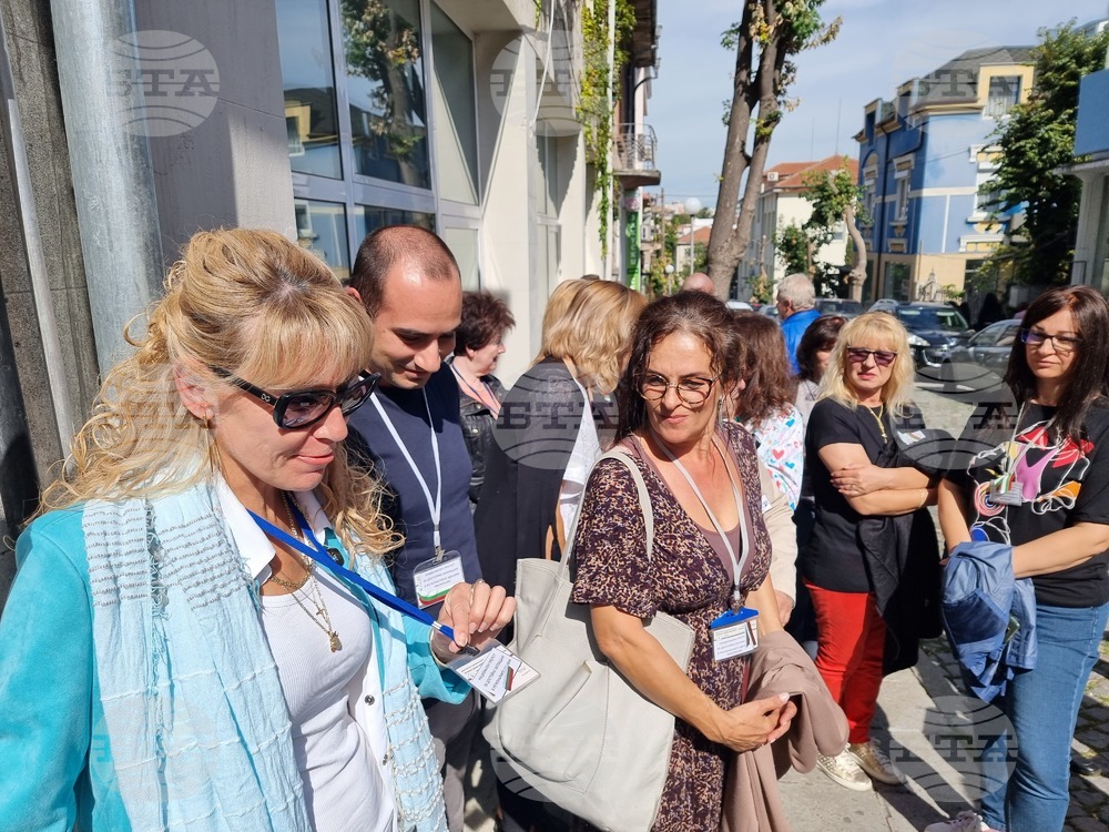 Служителите на Регионалната здравна инспекция в Шумен също подкрепиха националния протест за достойно заплащане
