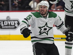 Stars Avalanche Hockey