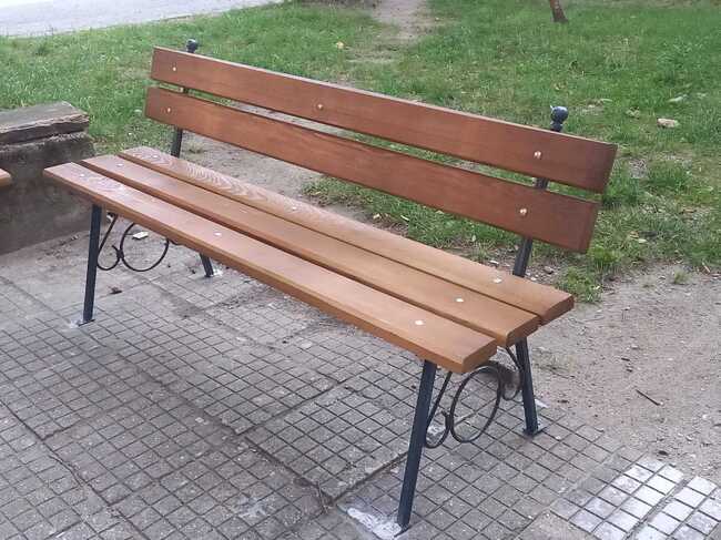 Община Благоевград поставя над 400 пейки в града и в малките населени места 