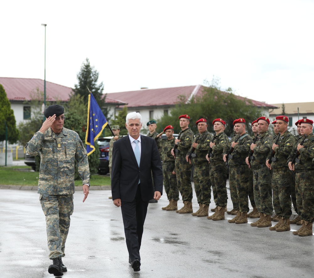 Министър Димитър Стоянов: Горд съм с признанието за българския военен контингент в Босна и Херцеговина 