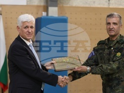 Министър Димитър Стоянов: Горд съм с признанието за българския военен контингент в Босна и Херцеговина 