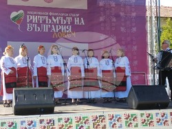 Певческата група "Богдан Крачунов“ от Дойренци със злато и сребро