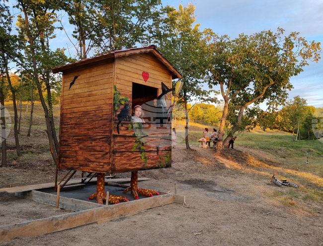 Търговище - къща на Баба Яга - парк