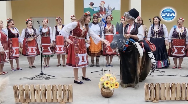 Хумористичен фестивал с девиз "На кризата напук, ние пак сме тук" се провежда в Сребърна