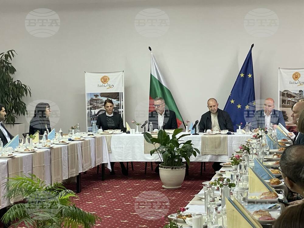 Пред представители на дипломатическия корпус министър Милошев отбеляза готовността на България за спокойно и сигурно лято