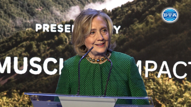 Предприятията, ръководени от жени, са получили 2 процента по-малко от инвестирания рисков капитал през миналата година, каза Хилъри Клинтън на среща в София