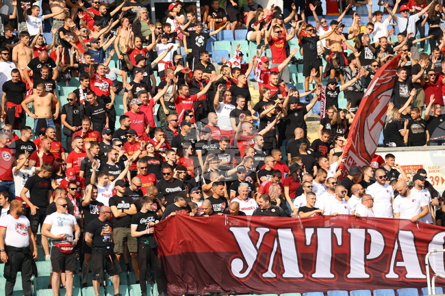 Полицията в Пазарджик предприема мерки за опазване на обществения ред преди, по време и след мача от Първа лига Хебър – ЦСКА-София