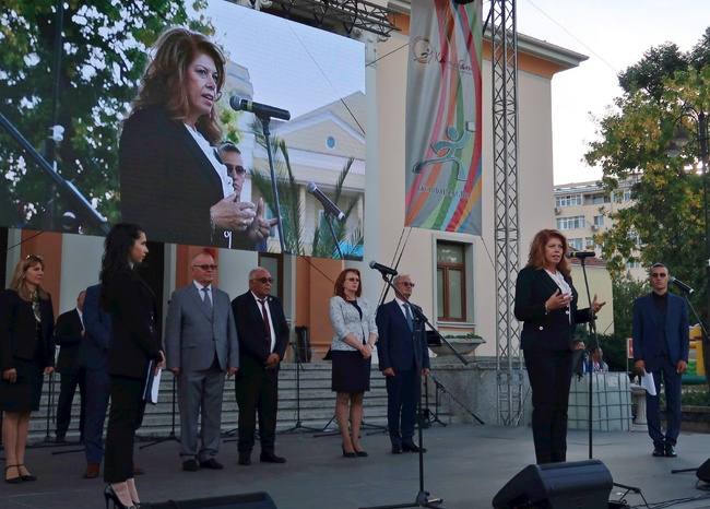 Вицепрезидентът в Карнобат: Хората разчитат много на местната власт