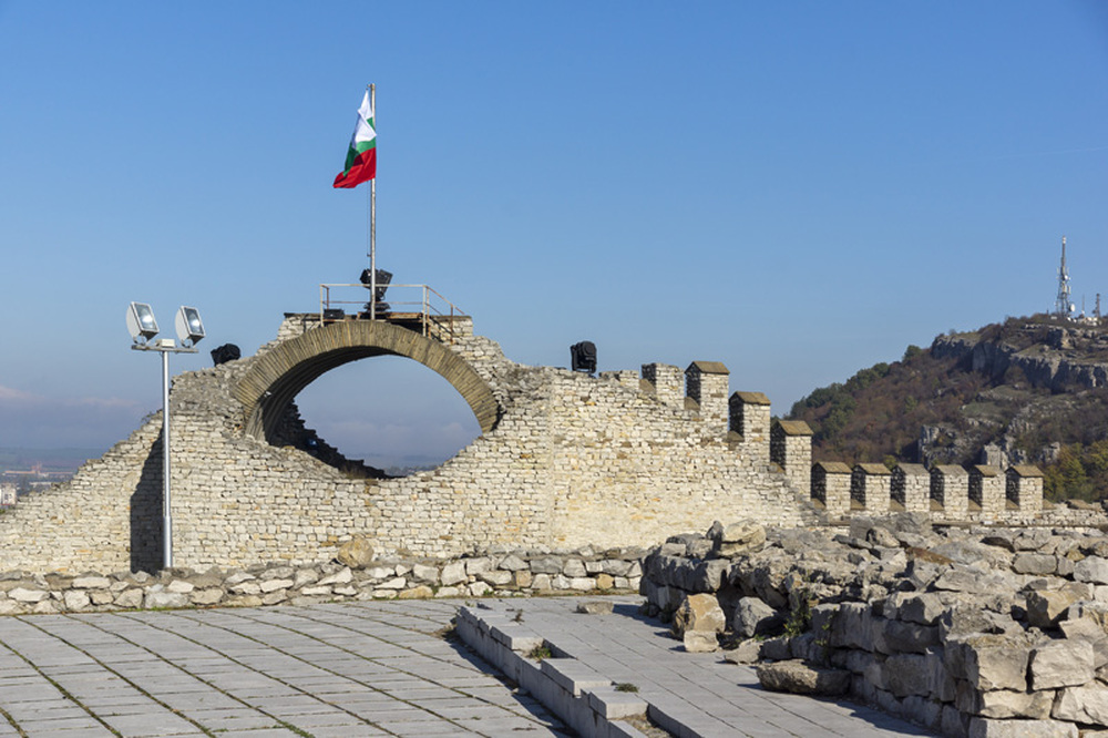 Всички туристически обекти в Ловеч преминават към зимно работно време