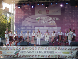 Снимка: Община Ловеч - Национален фолклорен събор „Ритъмът на България“  2022